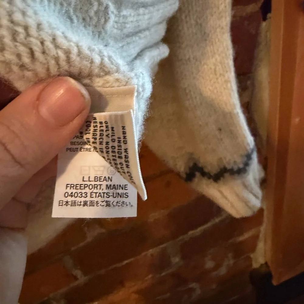 L.L.Bean Fair Isle Ski Wool Blend Sweater Nordic Black Grey Crewneck Size M - Picture 9 of 10